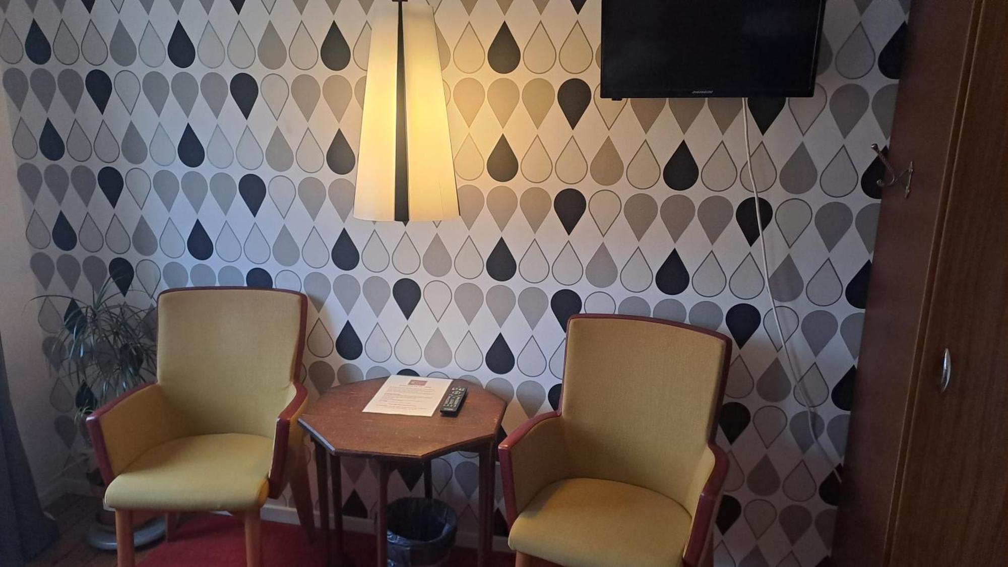 Sveriges minsta Hotell! Hôtel Gruyère Landskrone Esterno foto